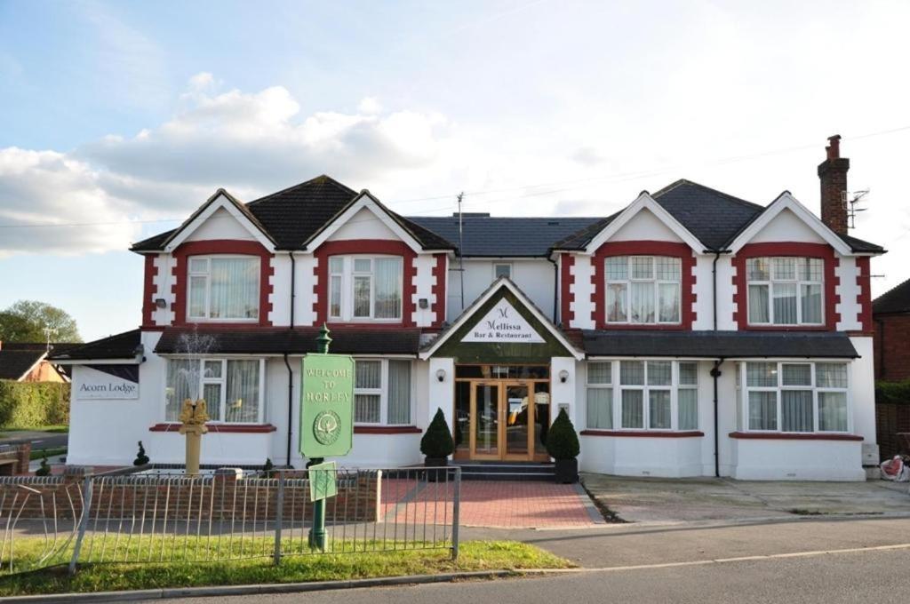 Acorn Lodge Hotel Gatwick & Parking Horley Exteriér fotografie