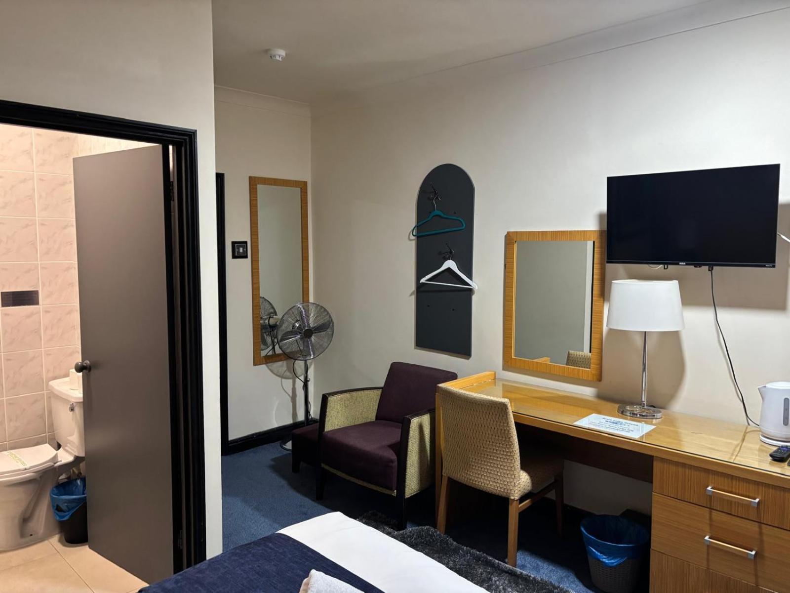 Acorn Lodge Hotel Gatwick & Parking Horley Exteriér fotografie