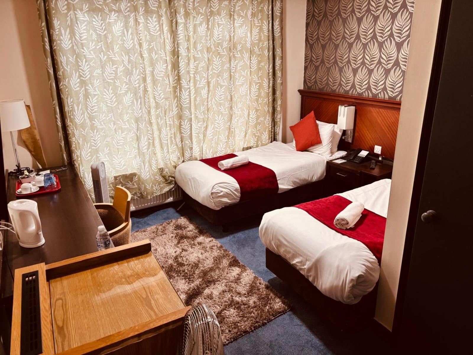 Acorn Lodge Hotel Gatwick & Parking Horley Exteriér fotografie