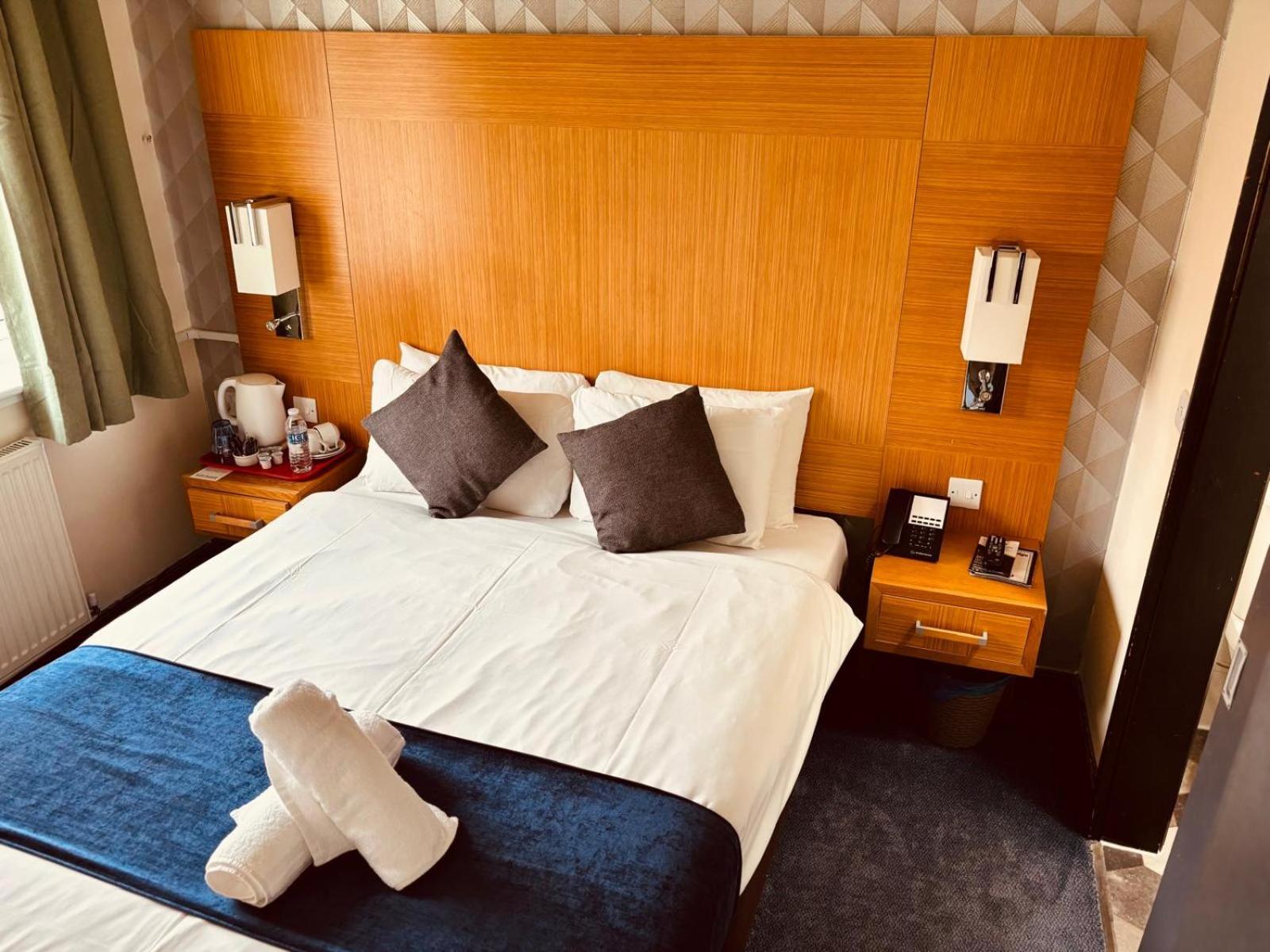 Acorn Lodge Hotel Gatwick & Parking Horley Exteriér fotografie